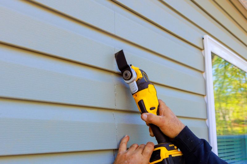 Expert Vinyl Siding Repair Work